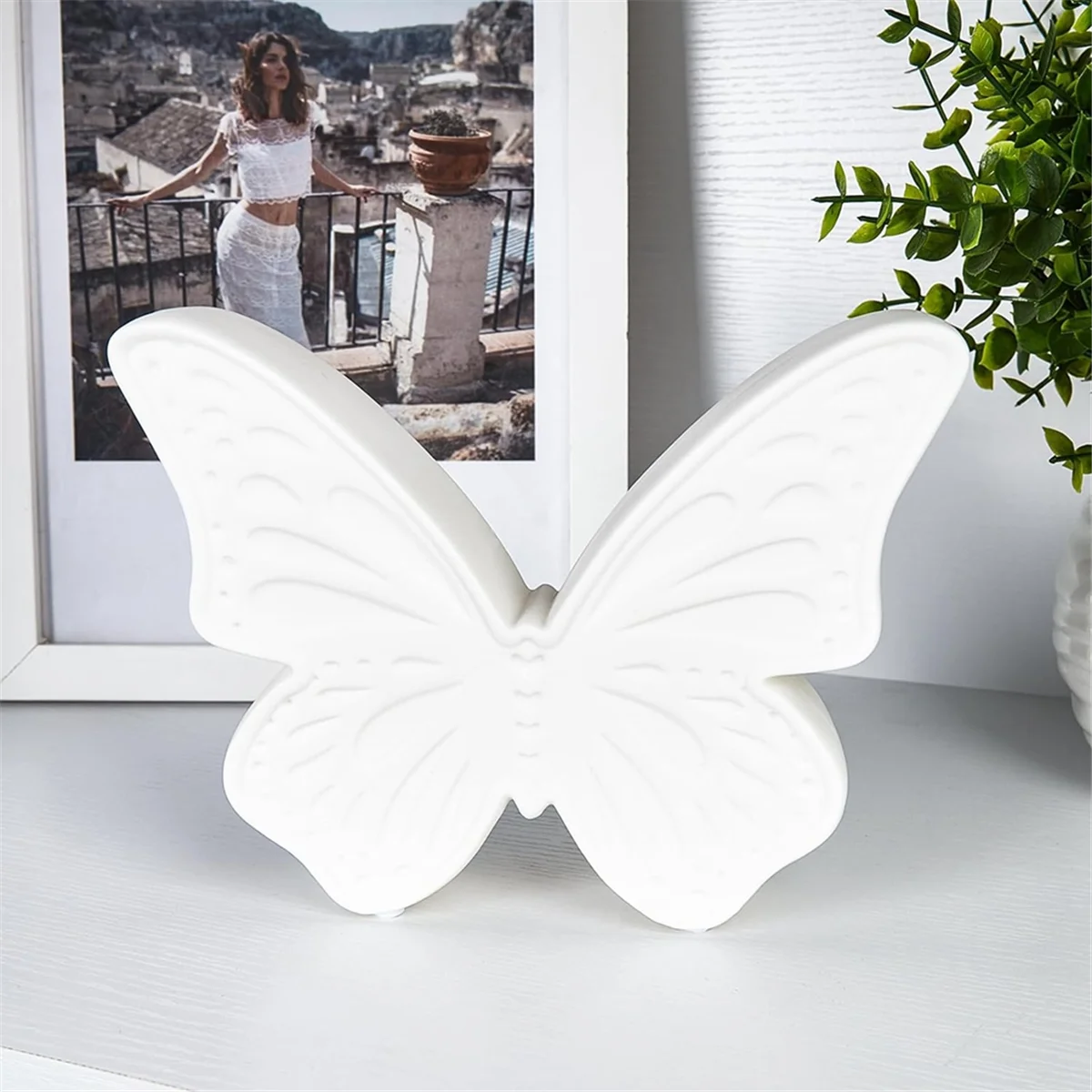 

Butterfly Night Lights Statues, Ceramic Butterfly Decorative Ornaments, Bedroom Bedside Table Decorative Night Light