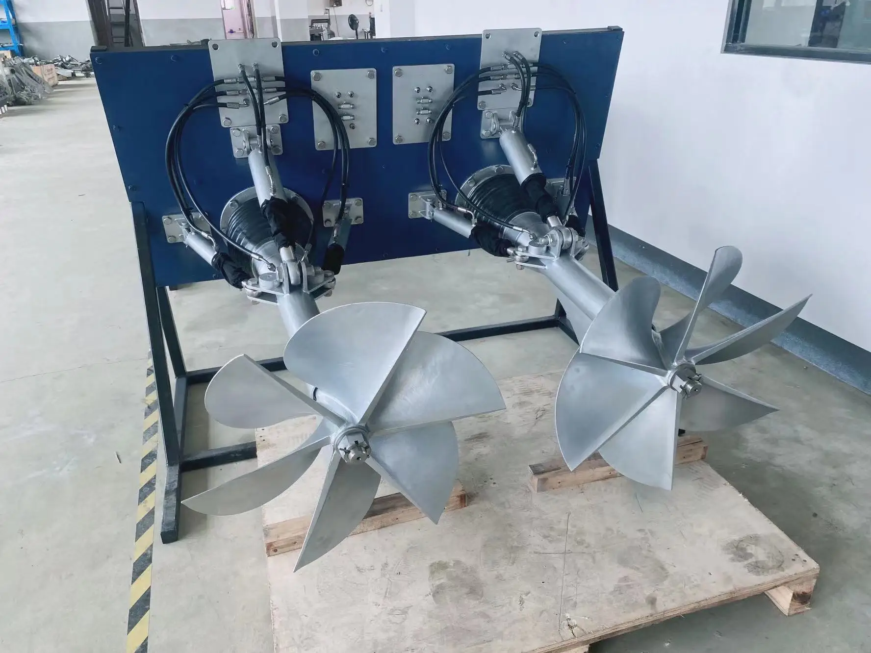 The High Speed  Engine and Marine Propeller System Surface Drive Outboard Motor Marine Propeller Boat Propeller for Boat