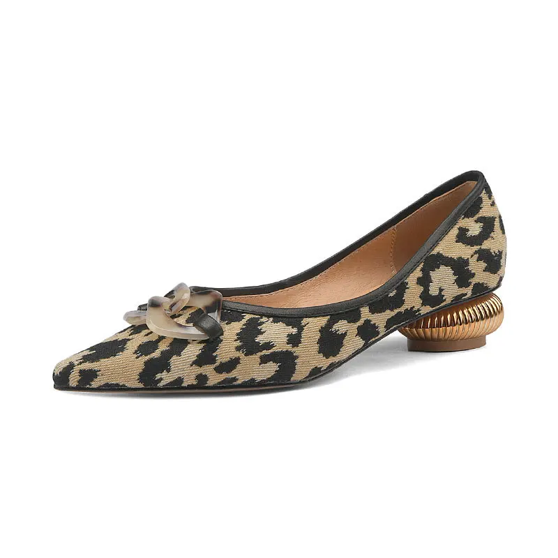 Vintage Metal Clasp Pointed Pumps Women Fashion 2023 Spring Autumn New Shoes for Women Leopard Print Low Heels Woman Shoes