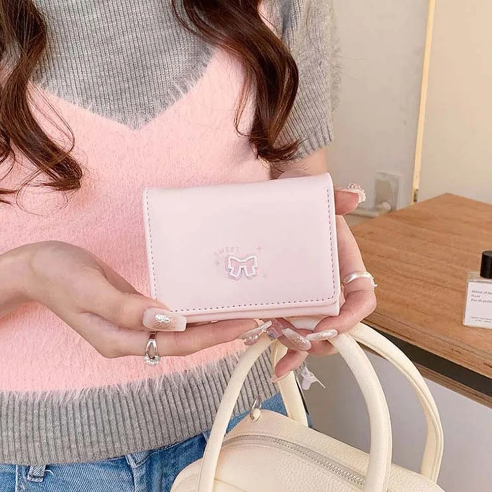 تنوعا المحمولة القوس سيدة المحافظ البلاستيكية لون الحلوى قصيرة محفظة من البولي يوريثان المضادة للرذاذ المياه ثلاثة أضعاف متعددة حافظة للبطاقات العمل