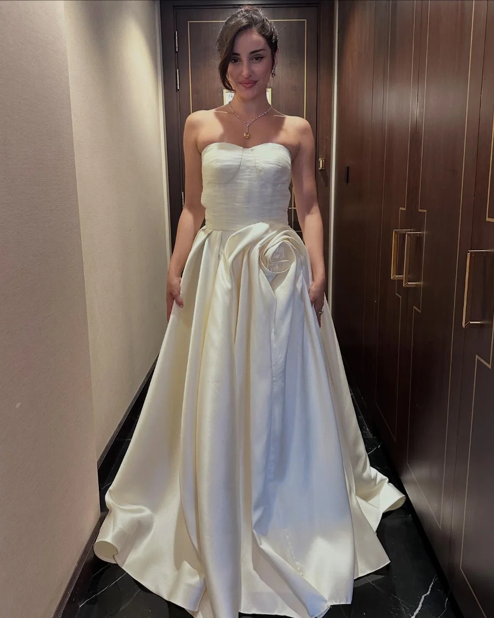 

Customized Exquisite Modern Style Charmeuse Draped A-line Strapless Long Dresses Bespoke Occasion Dresses High Quality Fashion