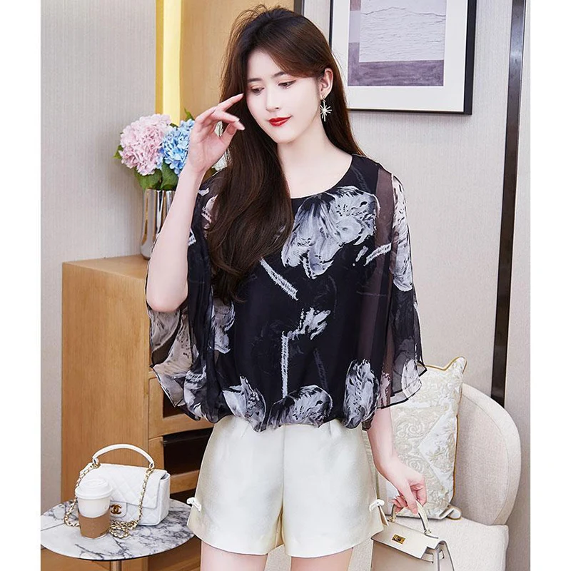 Vintage Printed O-Neck Batwing Sleeve Floral Blouses Women's Clothing 2024 Summer New Loose All-match Tops Office Lady Shirts