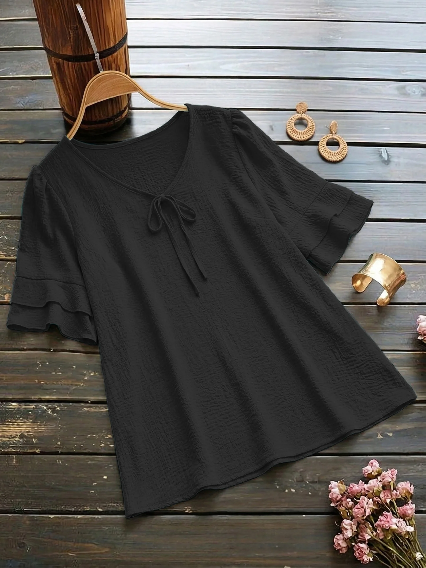 Elegantes Plus-Size-Damen-Oberteil mit V-Ausschnitt und Rüschenärmeln für stilvollen Komfort – Detail 3