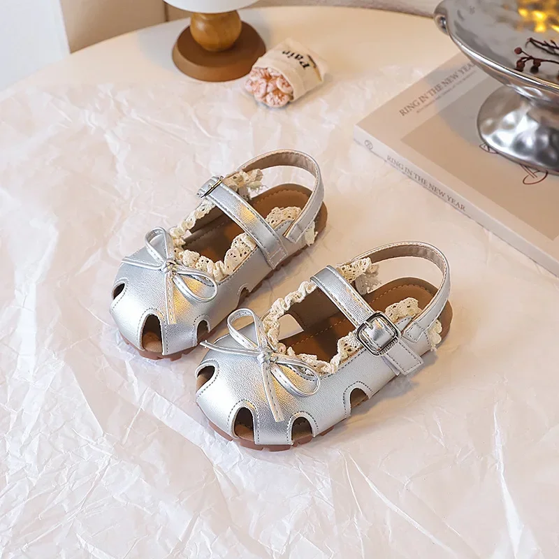 

2025 Children Princess Sandals for Girls Summer New Fashion Korean Style Soft Sole Anti-slippery Versatile Cut-outs Beach Shoes