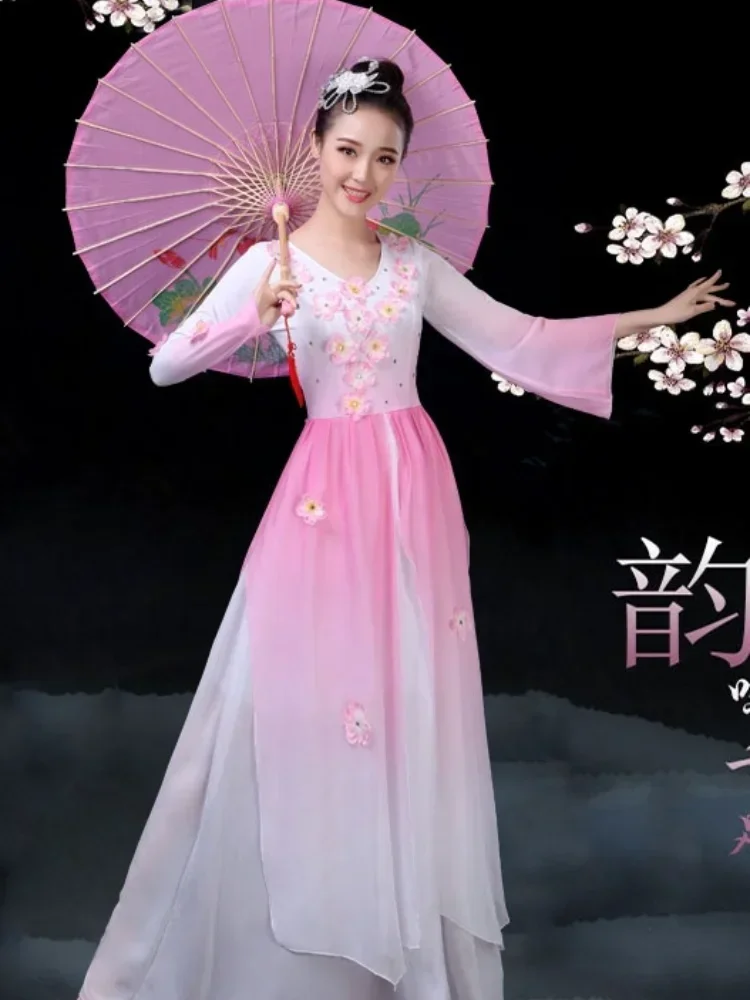 Traditionelles chinesisches Volkstanzkostüm für Damen und Erwachsene, eleganter Fächerschirm, Hanfu-Kleidung, alter Yangko-Tanz, Bühnenaufführung