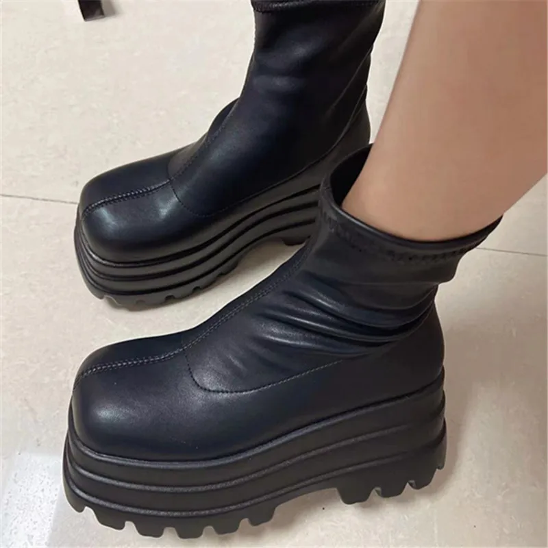 Spot 2023 Autumn and Winter New European and American Matsuke Thick Sole Short Boots for Women Size 43 Square Head