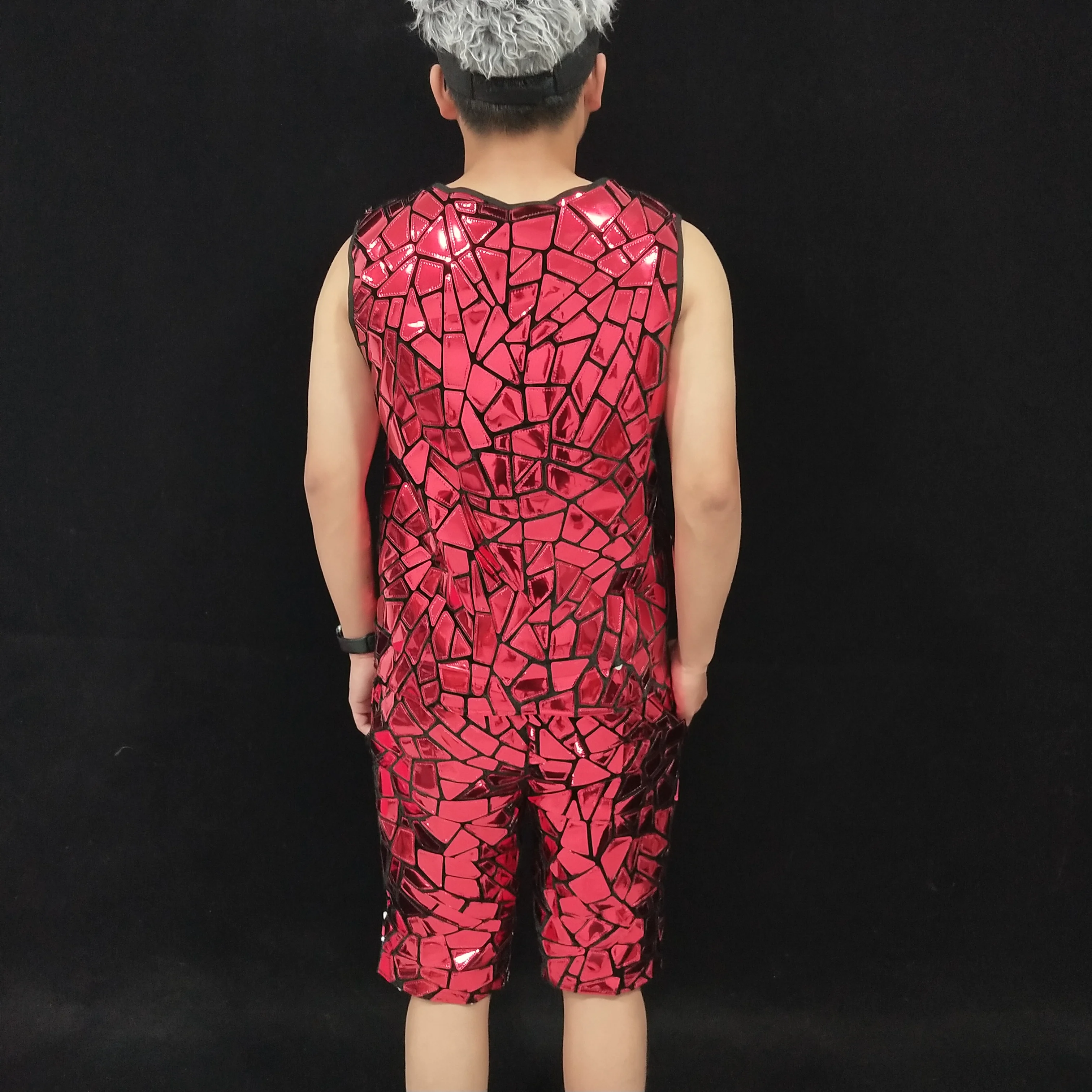 레드 레이저 스팽글 미러 캐주얼 세트 카니발 파티 반바지 탑 남성용 신축성 있는 허리 무대 공연 나이트클럽 가수 댄스 의상