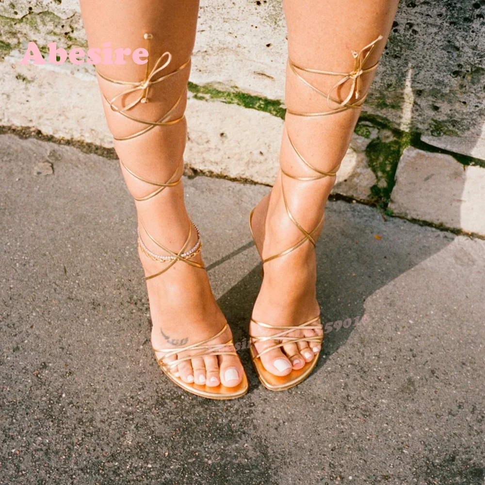 

Золотые сандалии на шпильке с перекрестными ремешками, женские сандалии с открытым носком и шнуровкой на пятке, летние 2023, Новое поступление, роскошные