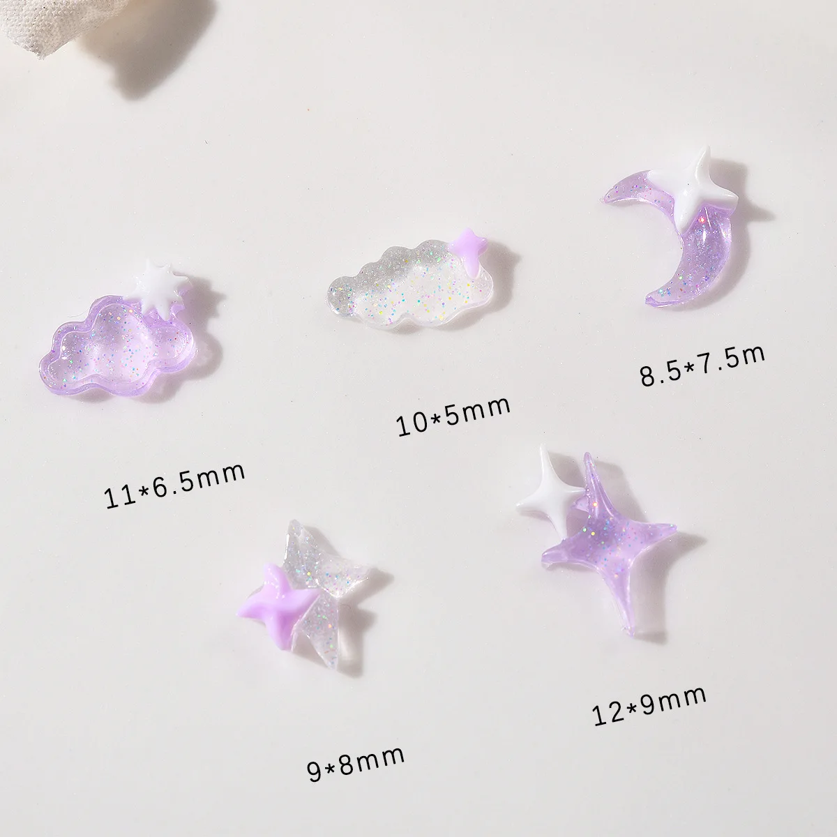 Glow-in-the-Dark Purple Resin Nail Enhancements with 30pcs Rhinestones and 3D Cloud and Four-pointed Star Decorations