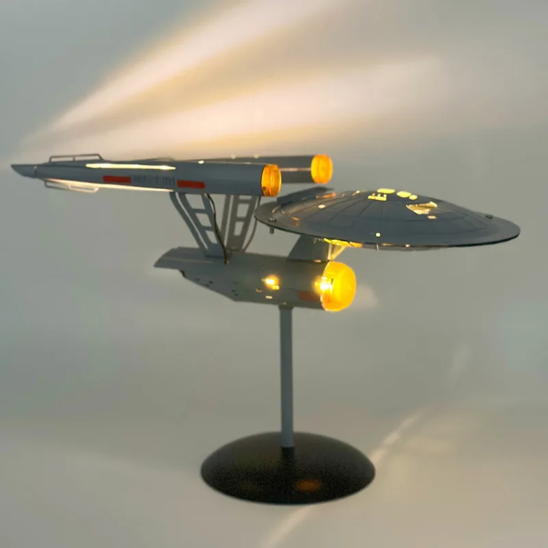 Imagem -06 - Star Trek Enterprise Metal Aircraft com Luz Starship Flying Saucer Light Ornaments Modelo Colecionável Decoração Presentes 1:1000