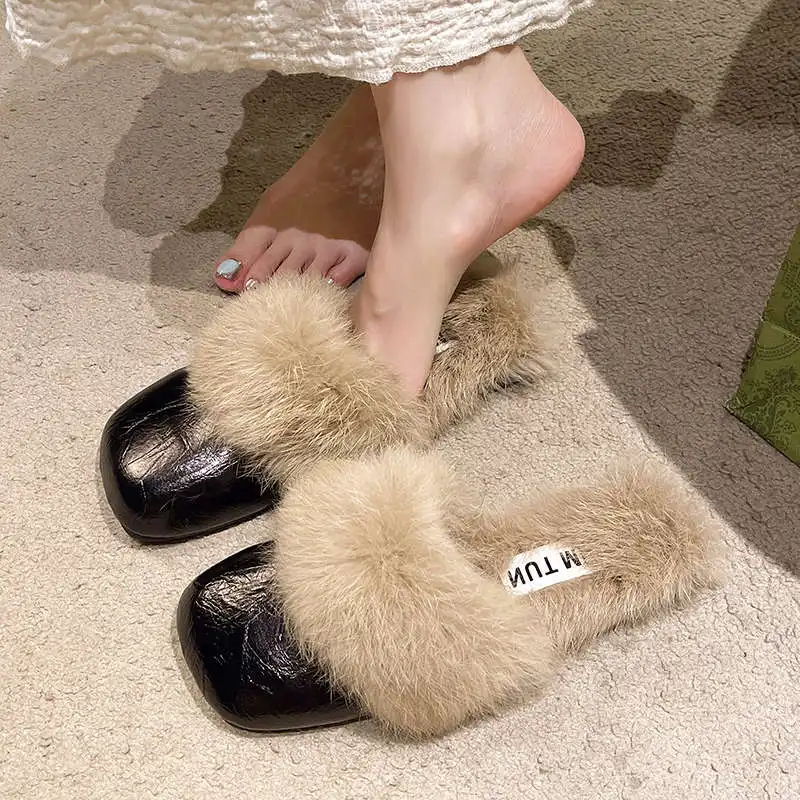 รองเท้าผู้หญิง 2024 รองเท้าแตะสบายๆ Flip Flops ฝาครอบ Toe Pantofle ฤดูหนาวรองเท้าหญิง Mule Luxury Plush ใหม่ Silver Mules