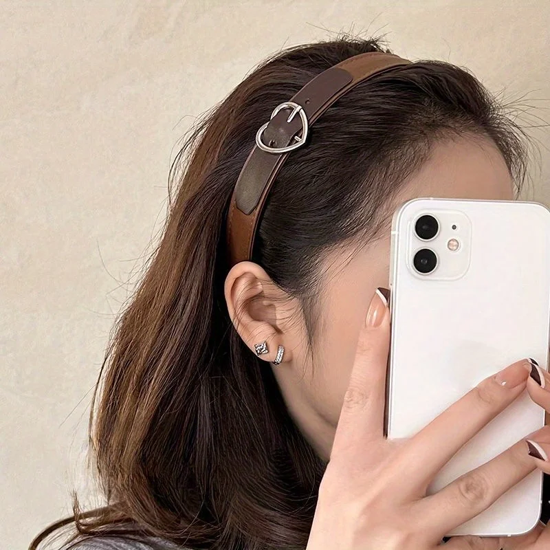 

Fashionable Simple and Elegant Autumn Coffee Colored Belt Buckle Heart-shaped Headband Women's High Head Headband Headwear