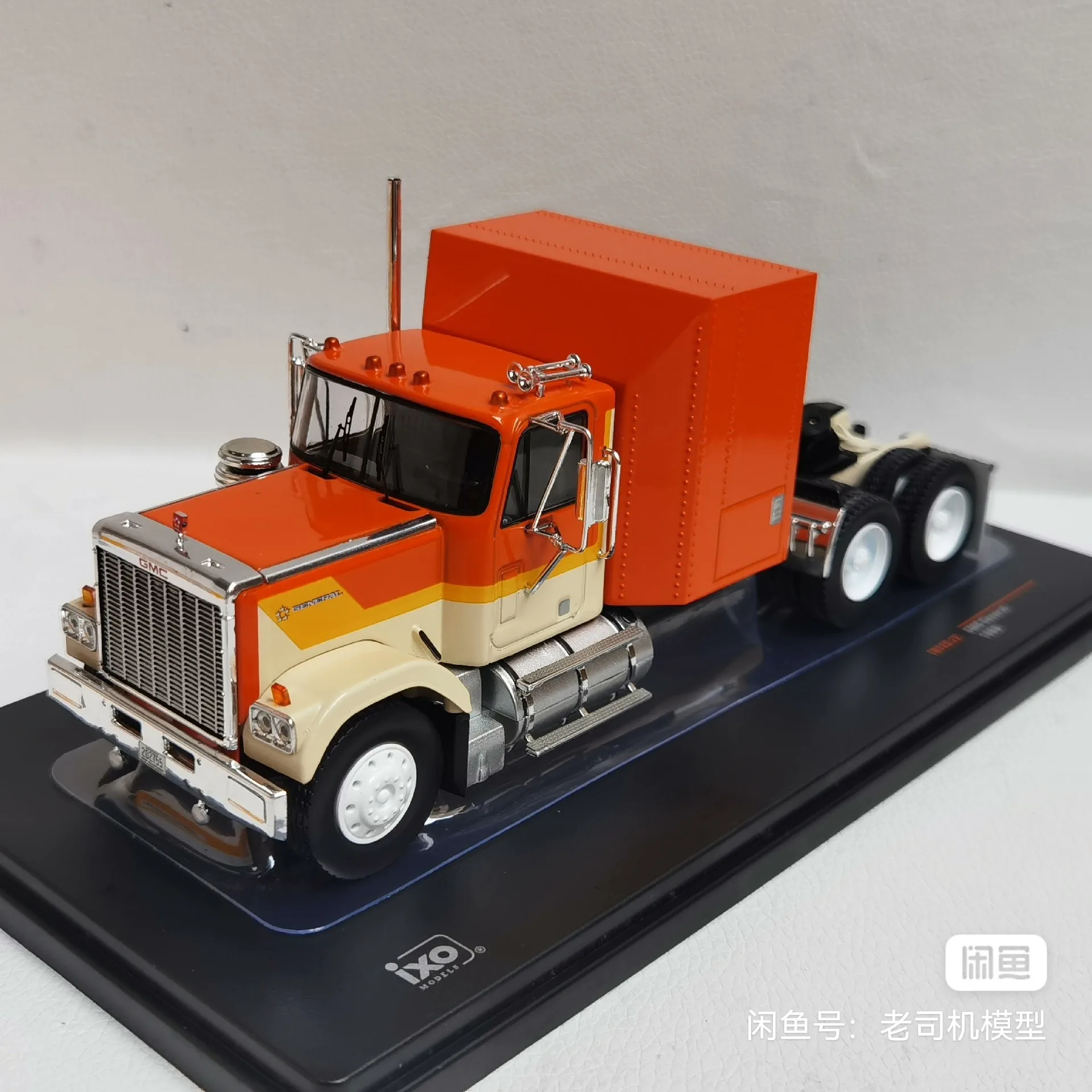 

Box Cracked Diecast IXO 1/43 Scale GMC General 1980 Alloy Alloy Car Model Collectible Toy Gift Souvenir Display Ornament