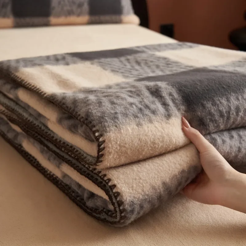 Thickened imitation cashmere milk fleece blanket shawl towel blanket coral fleece office nap blanket