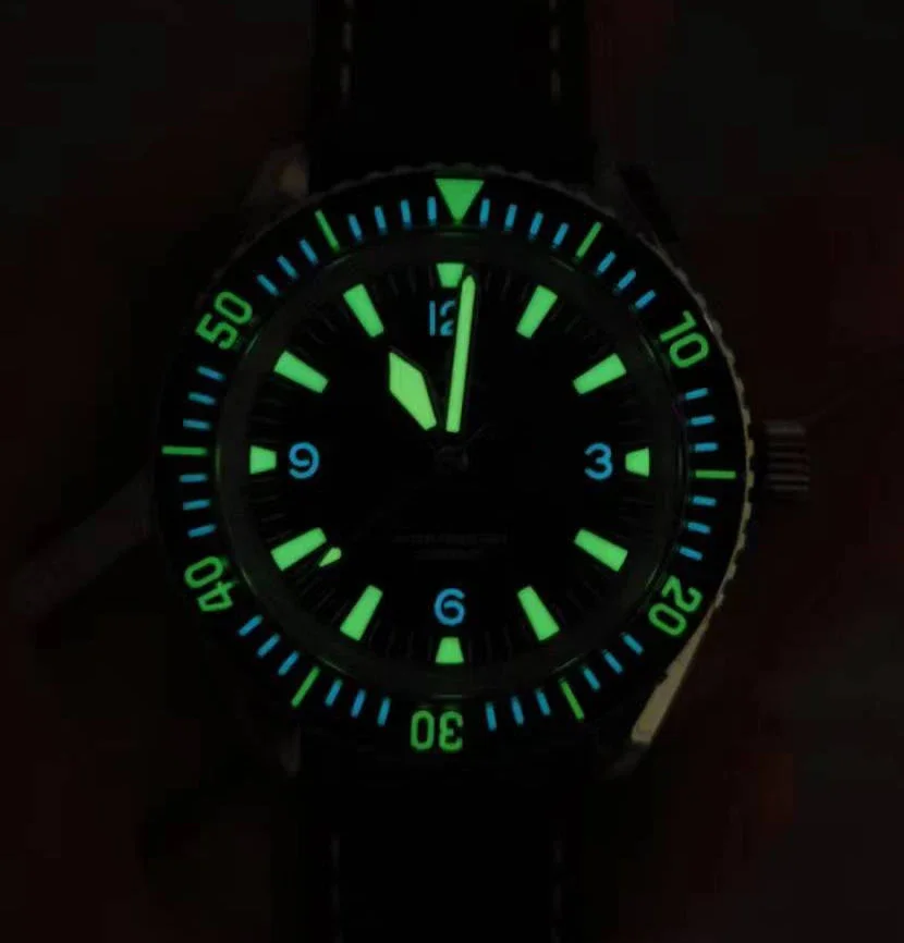 Imagem -02 - Hruodland-sharkmaster 300 Relógio Retro Masculino Tons Night Glow Movimento Nh35 Automático Mecânico 20atm Impermeável 40 mm