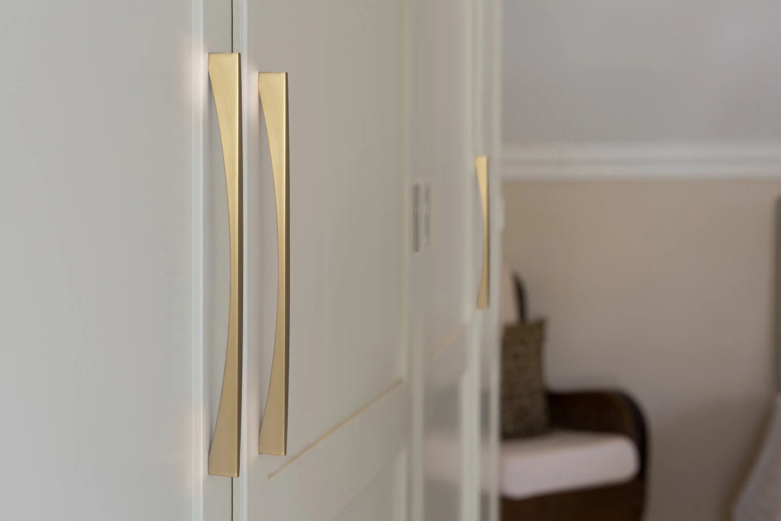 Goo-Ki 아연 합금 캐비닛은 서랍, 옷장, 찬장 옷장 캐비닛에 대한 미니멀리스트 스타일 샴페인 청동 캐비닛 핸들을 당깁니다.