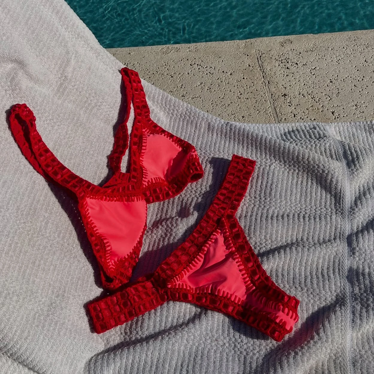 Rotes Häkel-Bikini-Set 2026 Neuer Bandeau-Biquini Sexy Damen-Badeanzug Push-Up Bademode Weibliche Mikro-Bikinis Badeanzug Strandkleidung