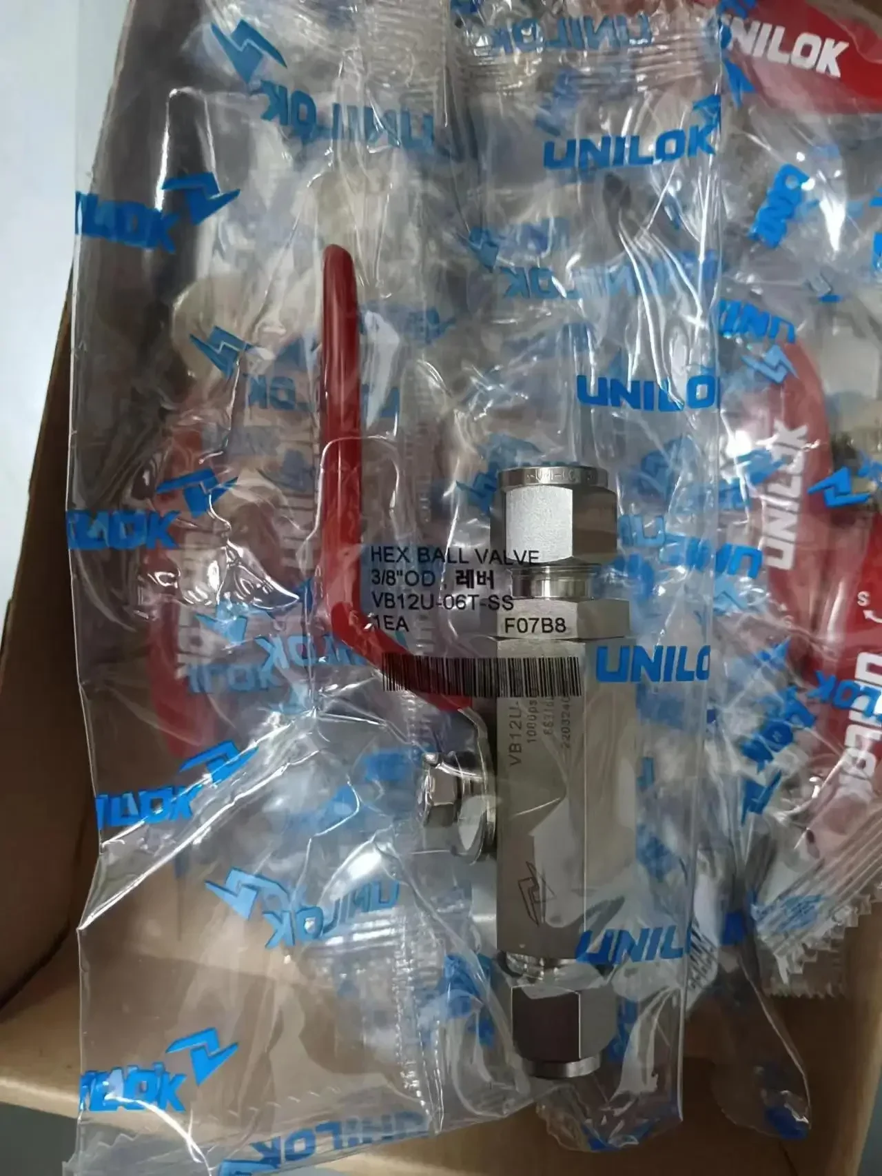 Korea UNILOK card sleeve ball valve, ball valve, butterfly handle, straight handle 3/8 VB12U-06T-SS-B