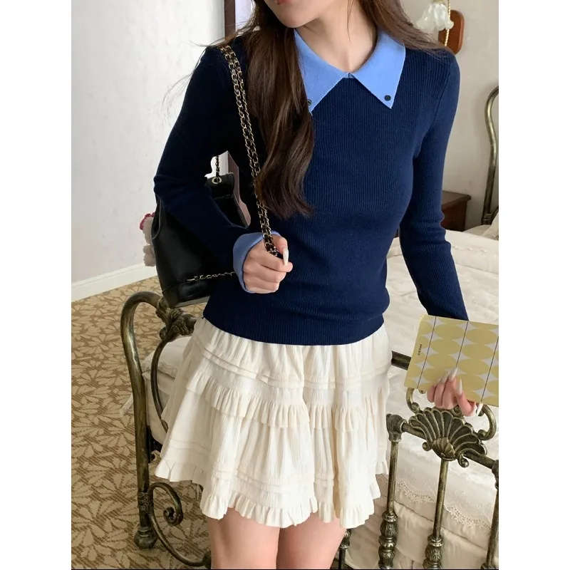 

Свитер с воротником-поло из двух частей с цветными блоками, облегающие темно-синие топы