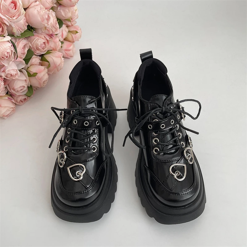 Retro Rock Shoes For Both Women New Dark Punk Leather Shoes Metal Niche Low Top Platform Shoes For Women Skórzane buty damskie