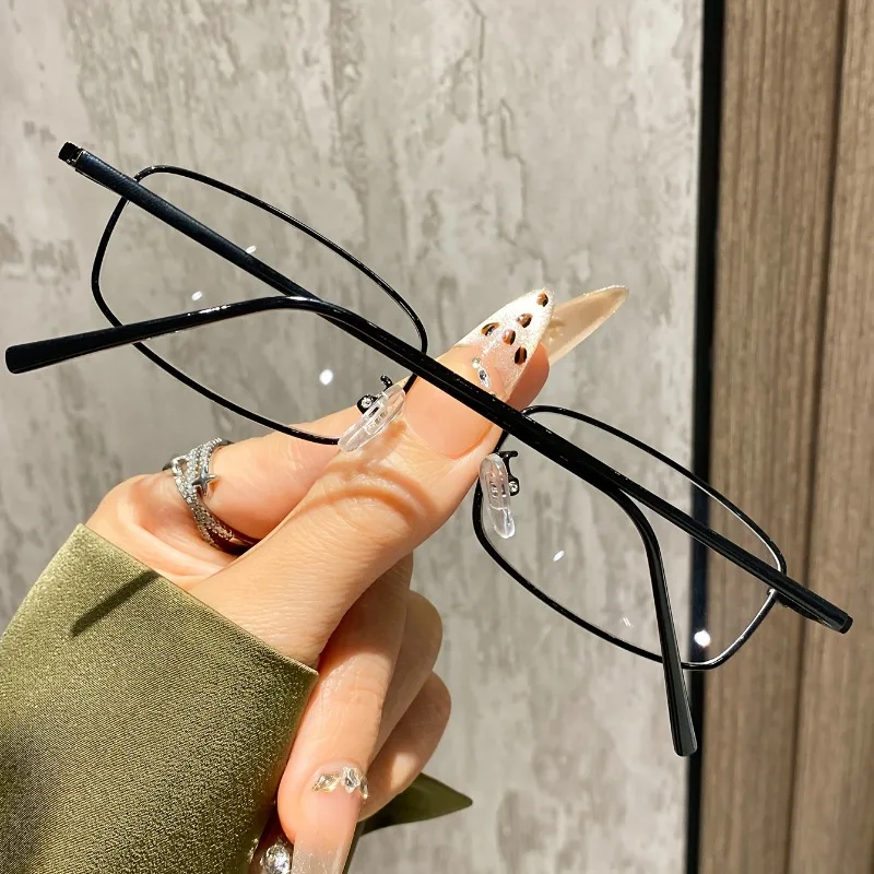 A Stylish Pair of Small-framed Glasses Inspired By European and American Trends Perfect for Students