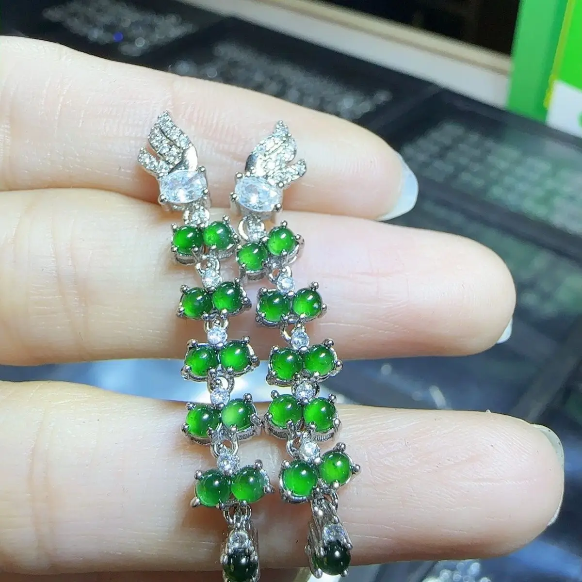pendientes-y-aretes-de-jadeita-natural-color-verde-hielo-elija-uno-de-los-mejores-en-diversidad