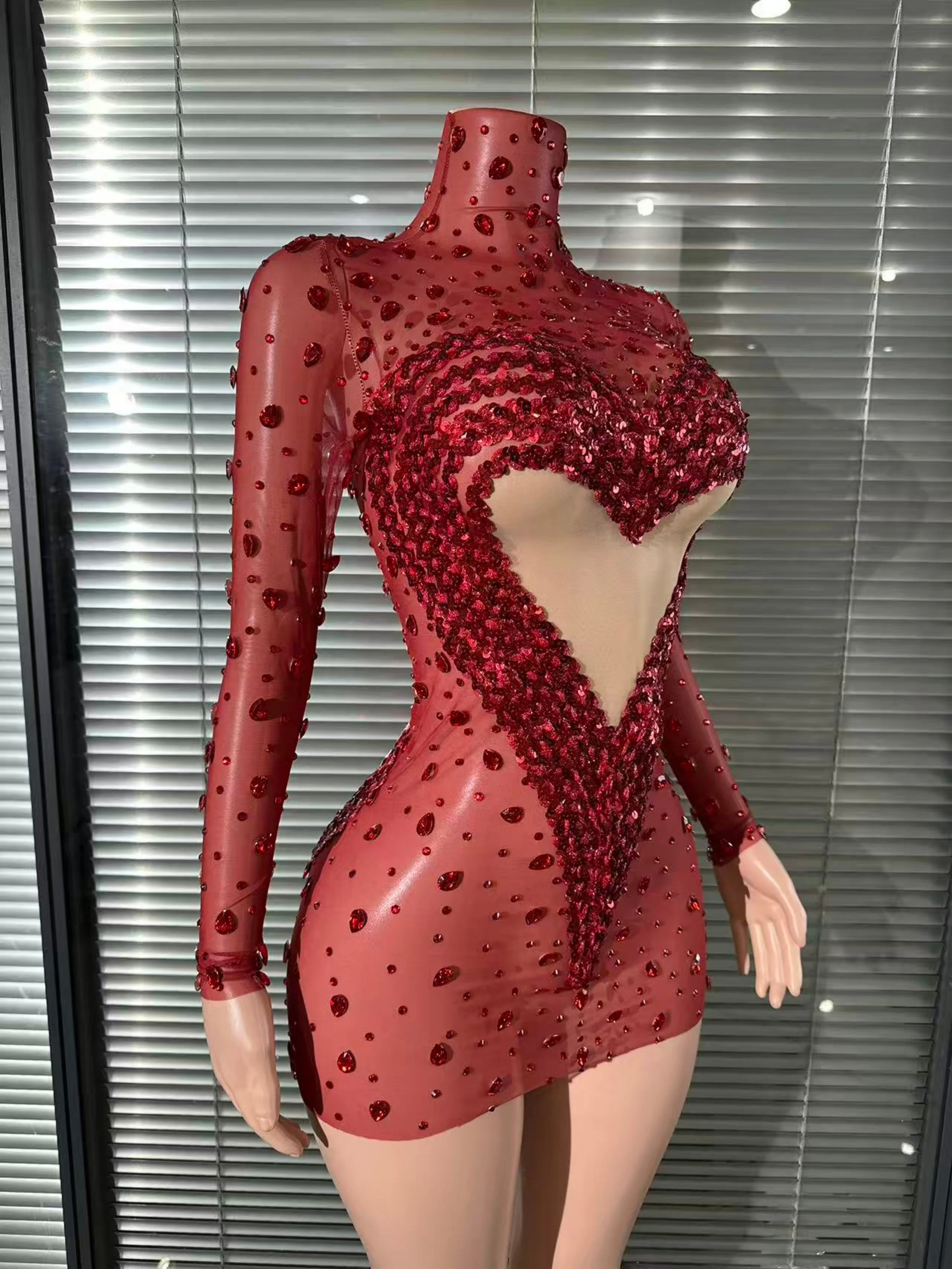 Robe à paillettes rouge séduisante pour femmes, maille transparente, manches longues, décoration perlée, fête, Date, thème, événement, tenue élégante