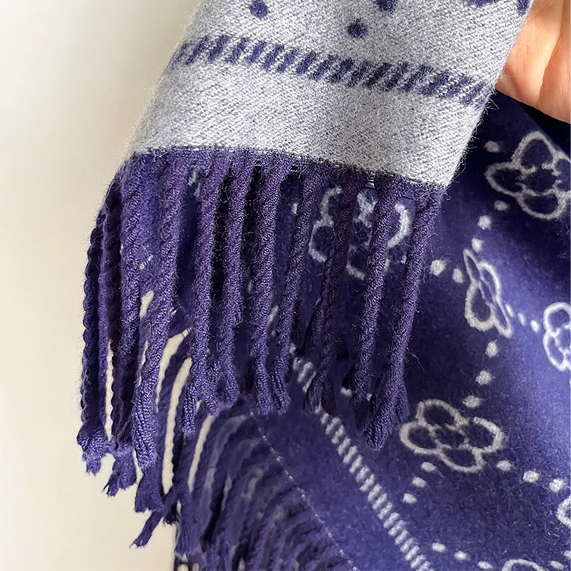 Marken-Jacquard-Design, zweiseitiger Winterschal, Kaschmir, weich, warm, lange Fransen, Pashmina-Schal, kältebeständig, winddicht, Deckenschal – Detail 2