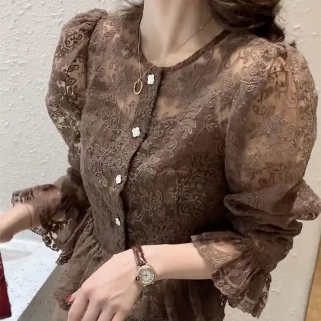 

European Station French Embroidery Lace Blouse Long Sleeve Women's 2022 Spring New Loose Bubble Sleeve Top Fashionable Shirt