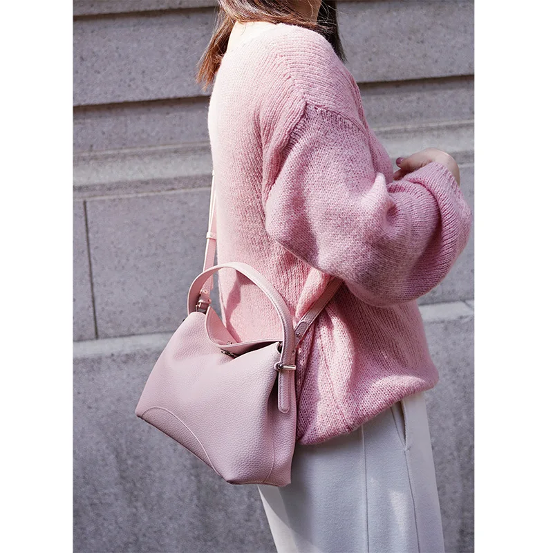 Dumpling shoulder messenger bag niche versatile 2026 simple new design early spring commuting leather women's bag