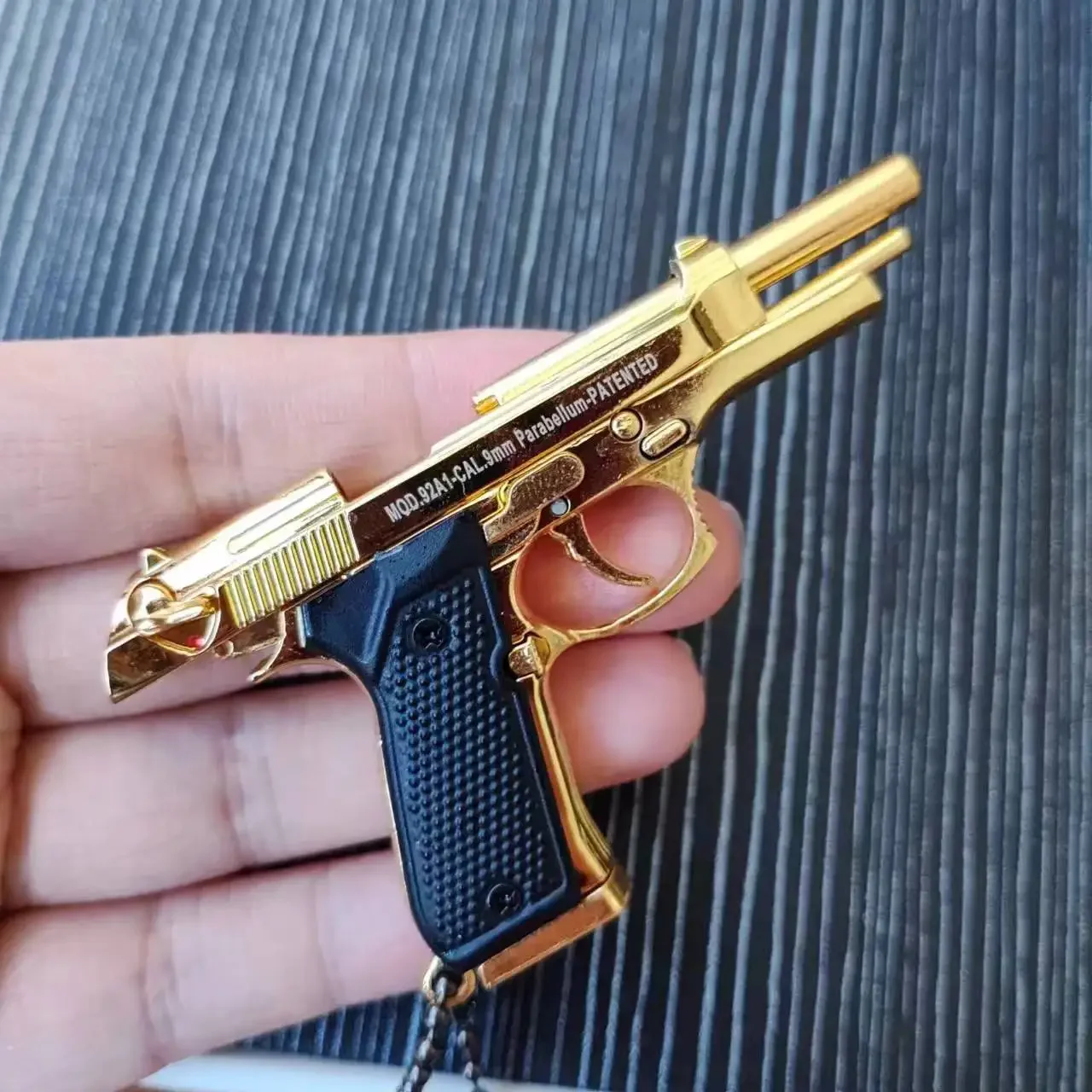 Detachable 1:3 92f Alloy Pistol Model Keychain G17 Toy Gun Fake Gun Decoration Military Fan Collection Gift for Boys Adults