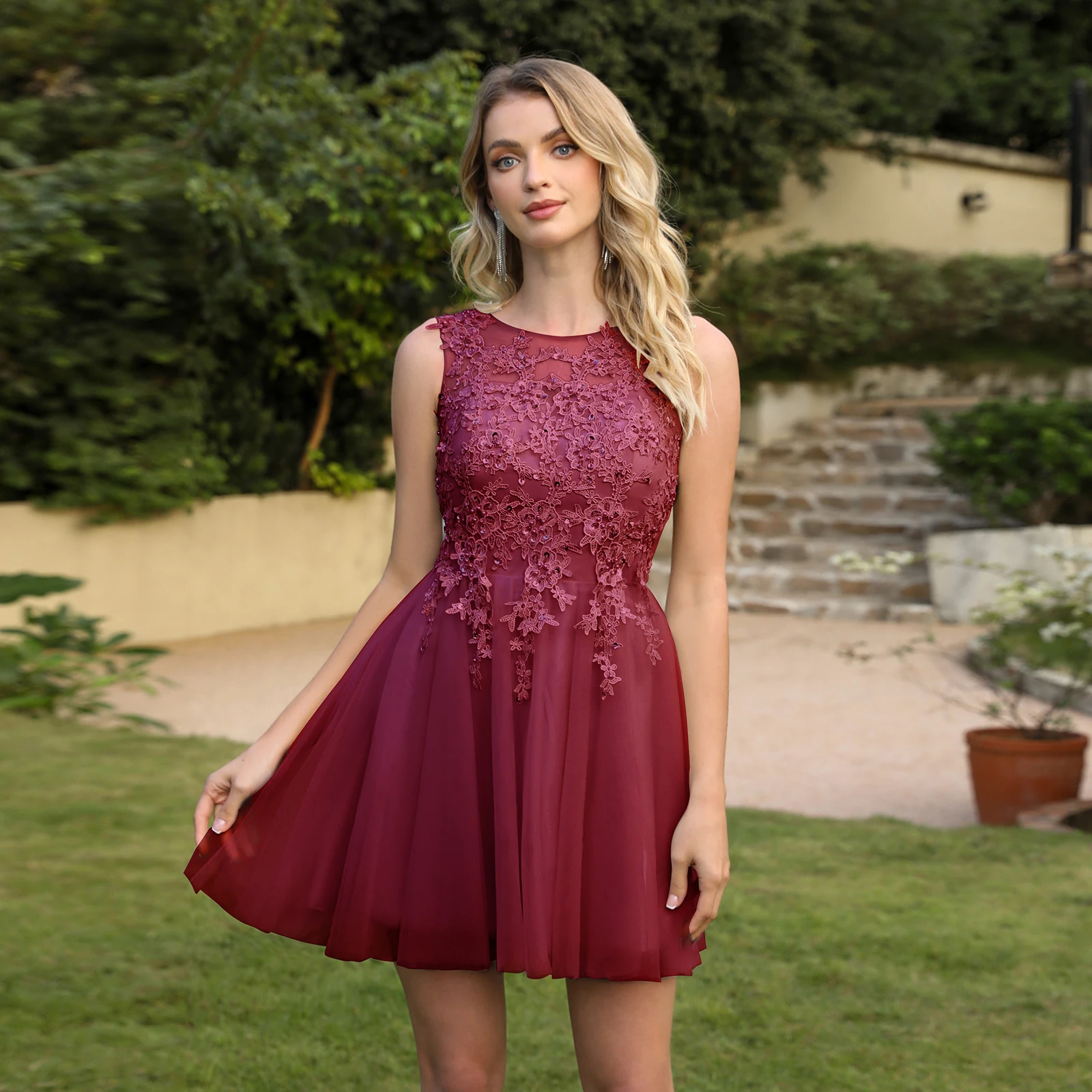 

Burgundy Homecoming Dress Cocktail Dreses A Line Short Tulle Appliques Scoop Neck Party Gown Vestido Party Dresses Dresses Gala