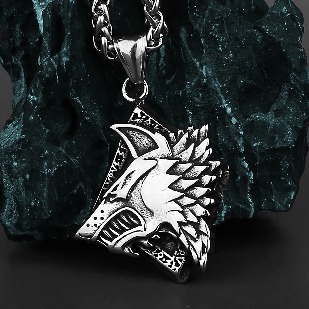 Viking Vintage Wolf Head Geri and Freki Pendant Scandinavian Stainless Steel Necklace Pendant Men's Amulet Jewelry Gift