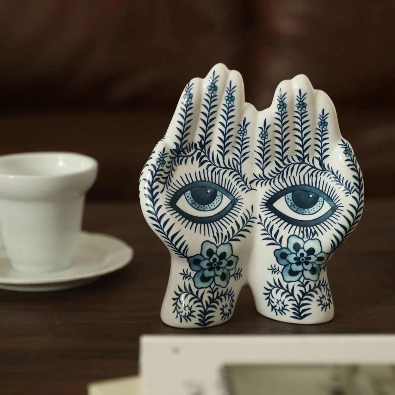 Abstract Lucky Hand Ornament Double Sided 3D Palm Craft Jewelry Key Container Holder Cabinet Desktop Ceramic Decoration