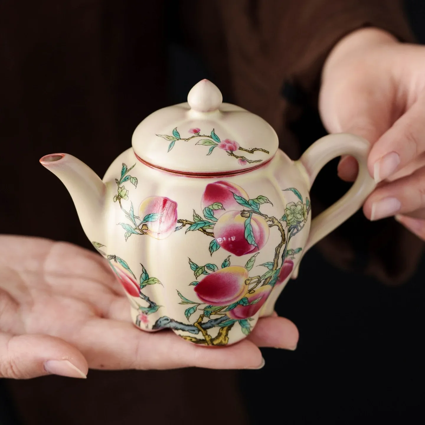 160ML Beige Glaze Ru Porcelain Lard Frozen Nine Peach Teapot High-end Personal Special Tea Drinking Teapot Kung Fu Tea Set Gifts