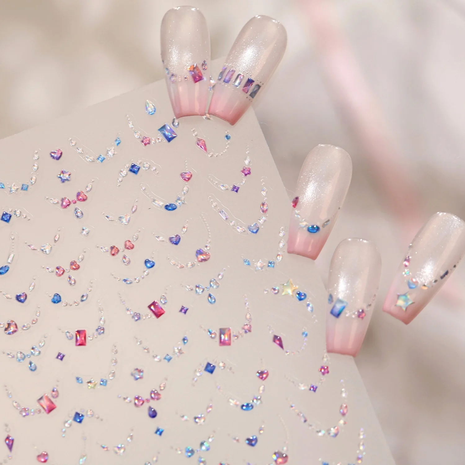 Funkelnde Laser 5D Nagelaufkleber Gebogene Strass-Streifen Französische Stern-Edelstein-Dekoration Selbstklebende Glänzende Accessoires für Frauen