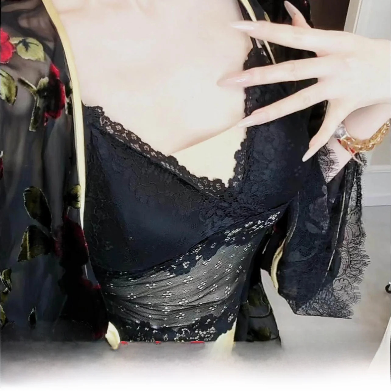 

Sexy Slimming Bla Lace Crop Top Street Sle Women's Vest Strap Design Bal Summer New Arrival by Sun Ya