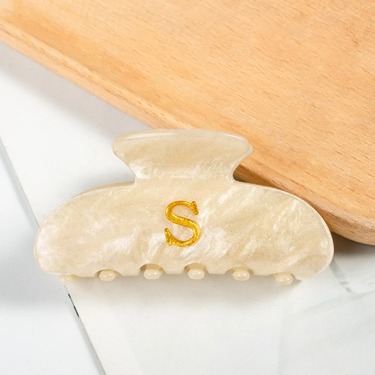 1 Stück goldene Kopfbedeckung mit englischen Buchstaben, Goldpulver-Clip, neue Haarspange, kreative Haarspange mit Buchstaben – Detail 9