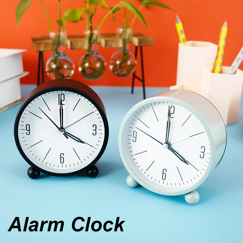 

Silent Alarm Clock with Night Light Scanning Analog Desk Bedside Alarm Clock Metal Silent Battery Powered Desk Bedside Table