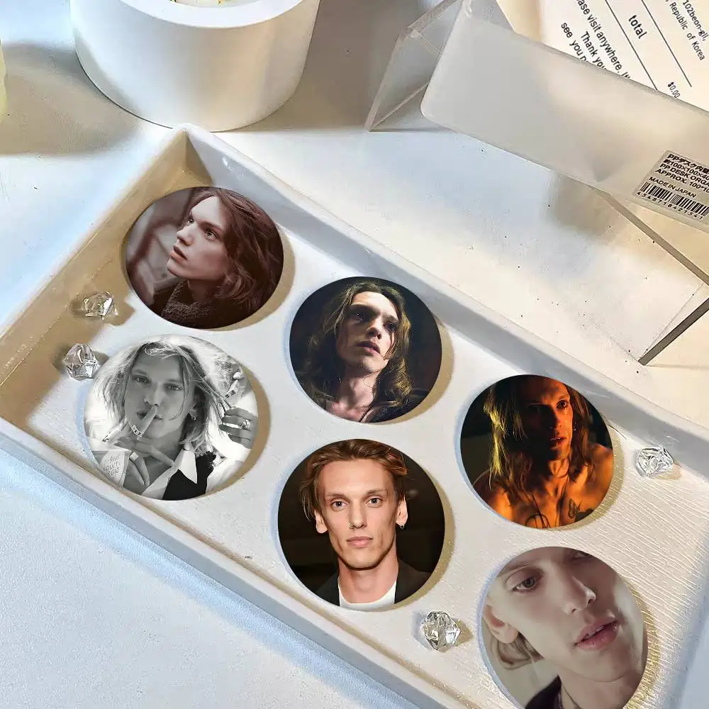 1pc Actor J-Jamie Campbell Bower Cartoon Style Badge Brooches On Backpack Decoration Round Enamel Pins For Accessorys