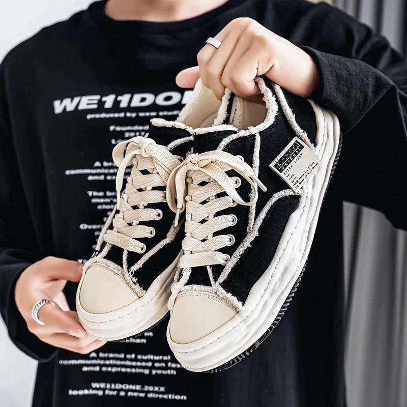 

Men Shoes Classic Canvas Shoe Fashion Street Walking Skateboard Shoe Laced Vulcanize Footwear Breathable Casual Men Sneakers