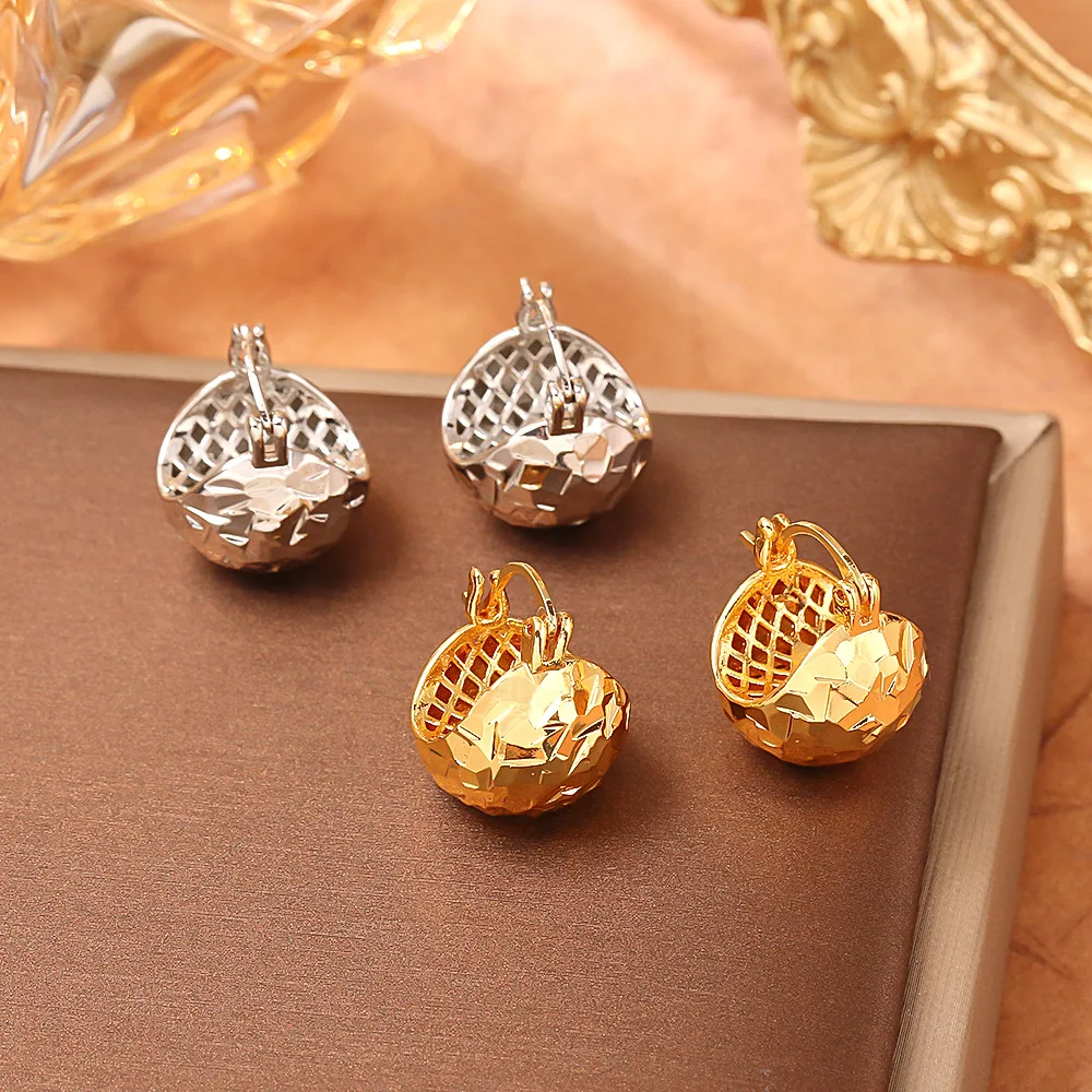 

Fashionable and exquisite super shiny small basket earrings niche earrings metal cold style personalized versatile earrings
