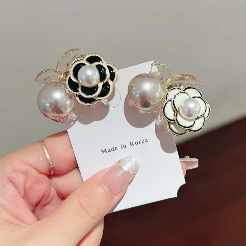

Korean Pearl Camellia Flower Hair Claws Elegant Temperament Hair Clips Ponytail Clip Barrette Headwear Hair Accessoreis