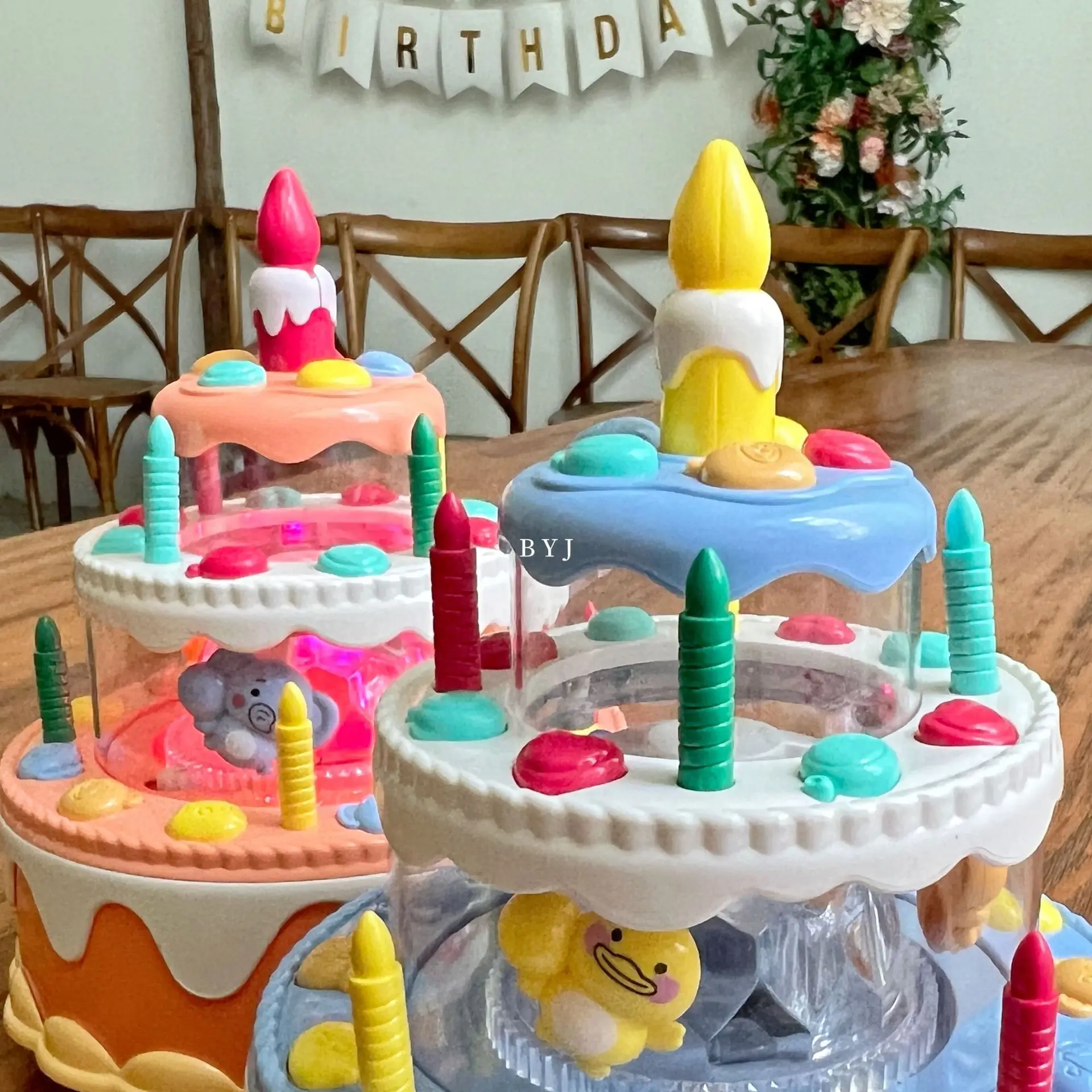 Mainan anak-anak seri binatang lucu, mainan kue ulang tahun kartun dengan lampu dan musik Gimbal berjalan, mainan Puzzle anak