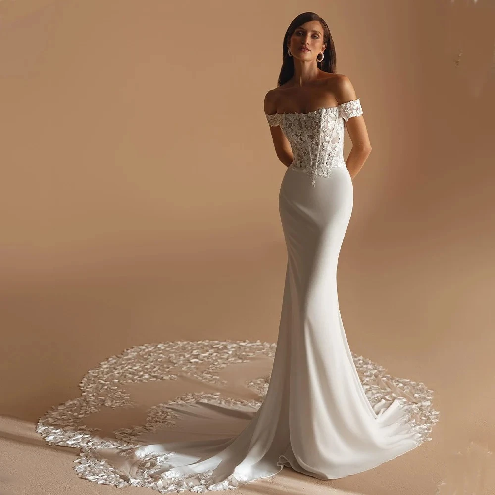 Customized Off Shoulder Lace Mermaid Wedding Dress Floral Applique Sweetheart Neck Scalloped Train Slim Fitted Bridal Gown