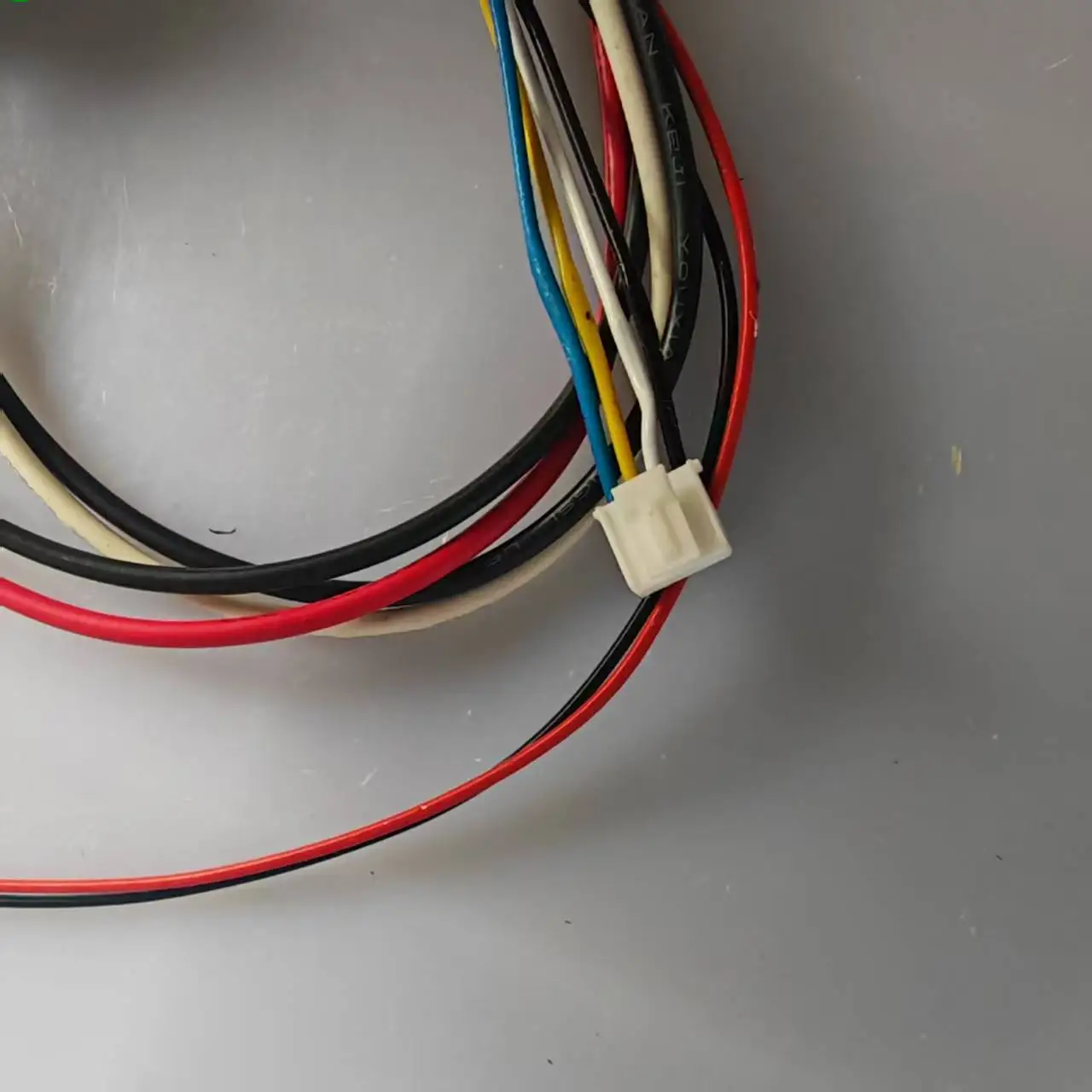 Automotive tail light wiring harness