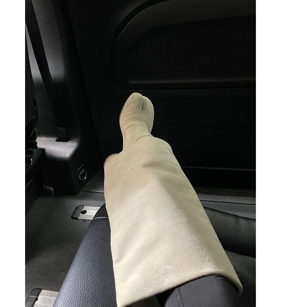 

Split toes White/Black Suede Flod Shark Boots Women's Winter Sexy Chunky Heel Leather Knee High Boots Luxury Party Shoes