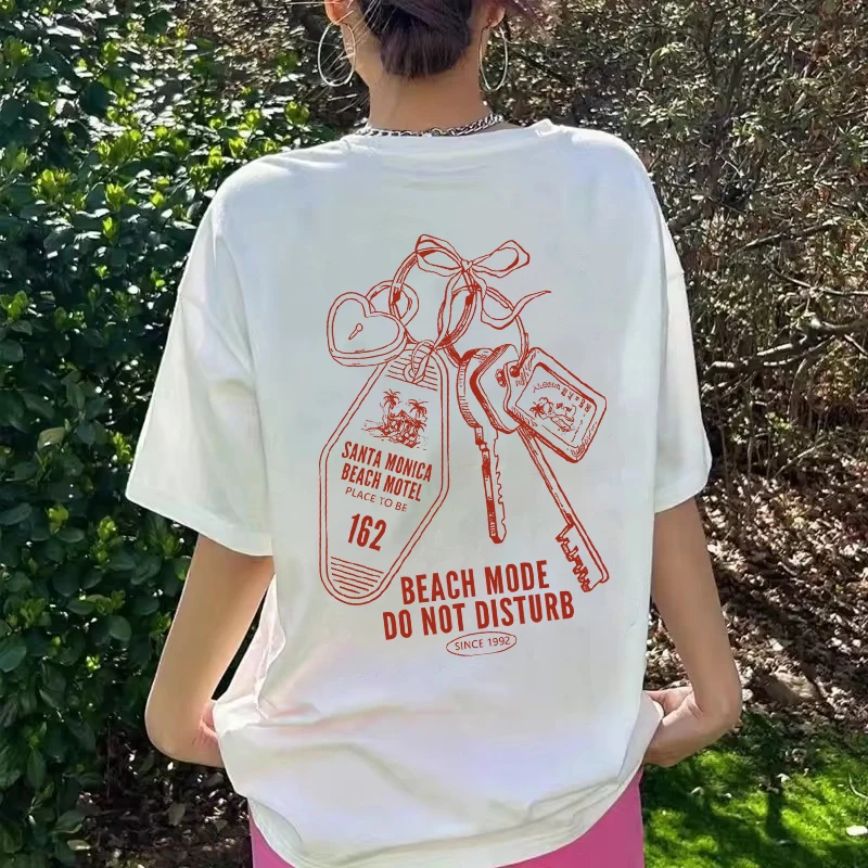 

Plus Size Women Tops Trendy Y2k Keychain Printed T-Shirt Short Sleeve Loose Beach Surf T Shirt Grunge Streetwear Graphic Tees