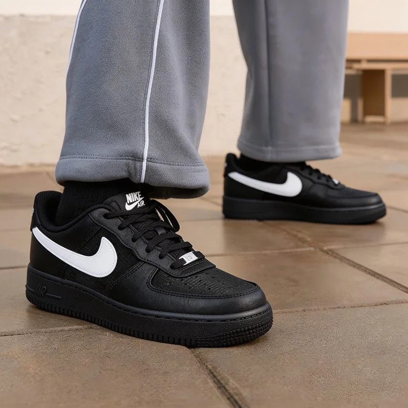 Nike Air Force 1'07 Lv8 Zapatillas Cómodas y Duraderas para Hombre, Blanco y Negro Ir0952-001