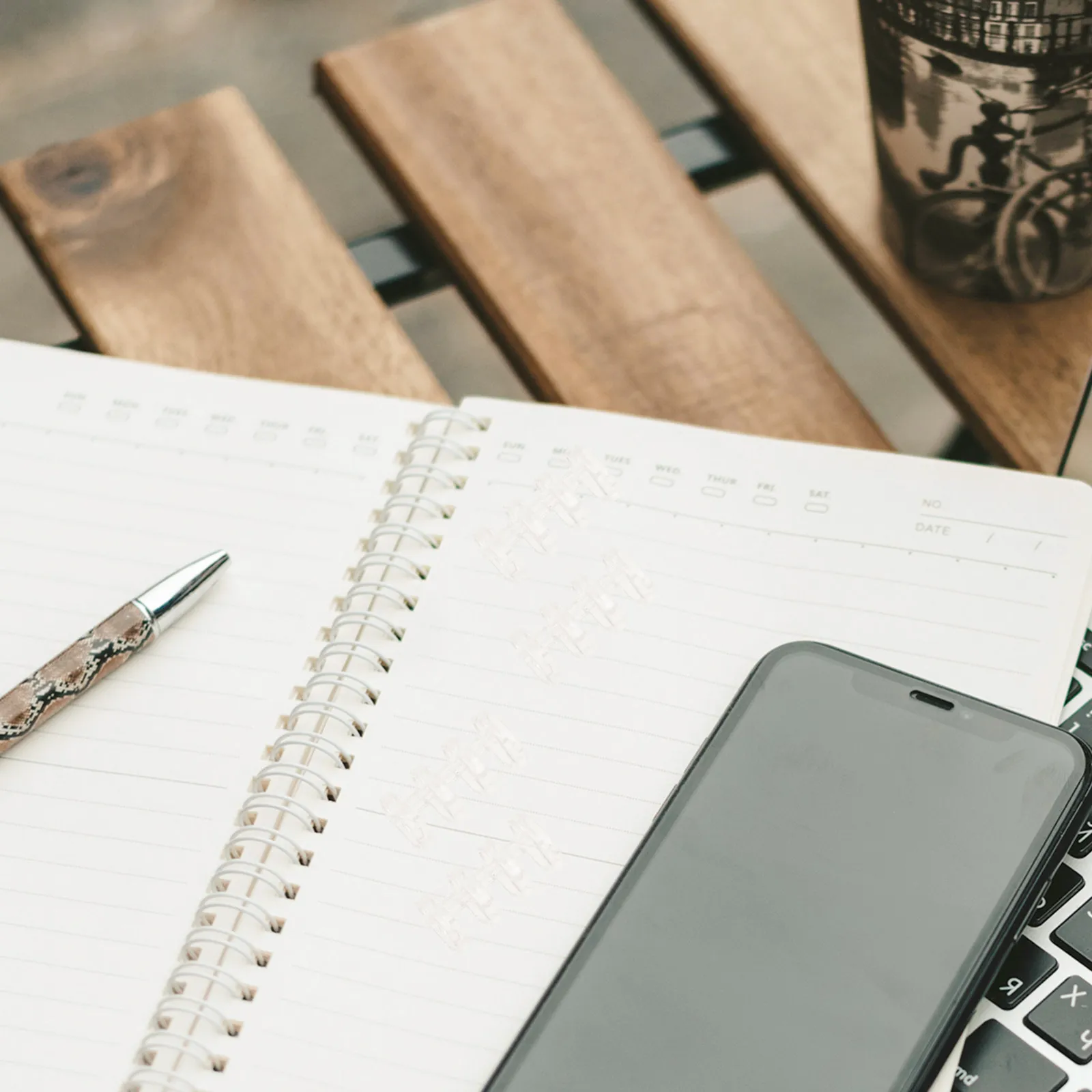 

10 шт. пластиковых зажимов-клипс с четырьмя отверстиями для блокнотов, папок и студенческих канцелярских принадлежностей